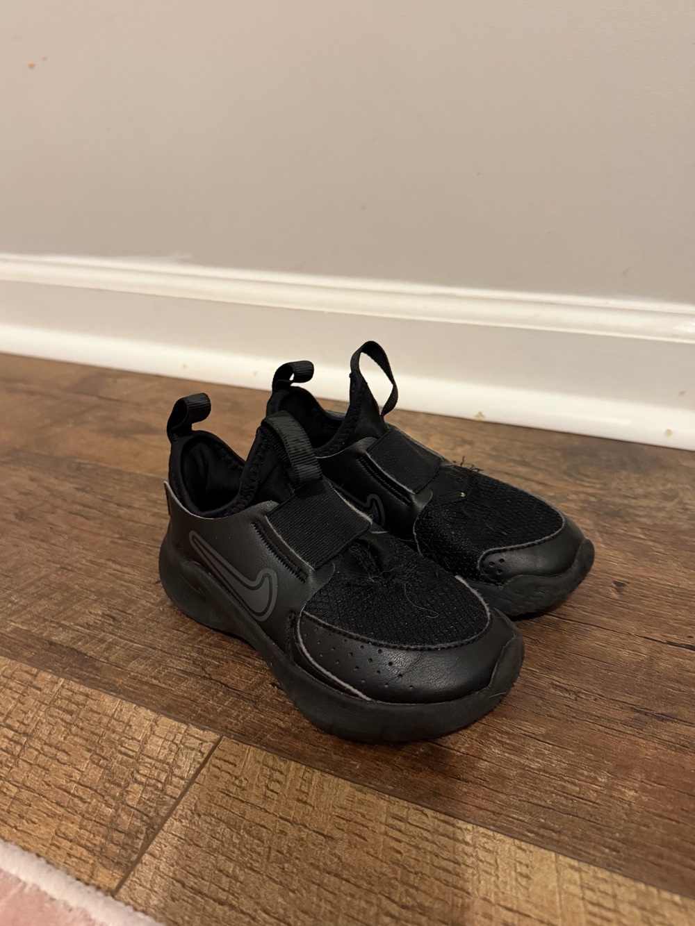 Nike 9C Black Slip-On Sneakers